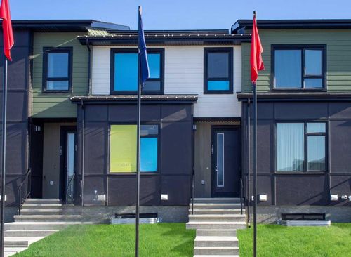 210 Vantage Dr, Cochrane, AB, T4C3G3 | Card Image