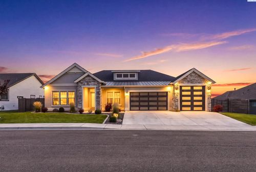 2319 Skyview Loop, Richland, WA, 99352-8017 | Card Image
