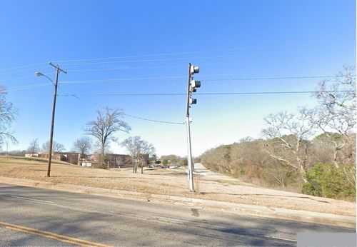 2698 N Broadway Ave, Tyler, TX, 75702-2121 | Card Image
