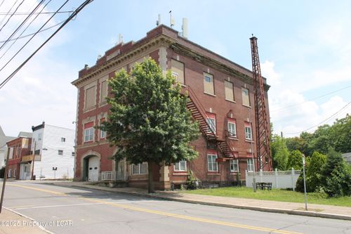 8 N Main St, ASHLEY, PA, 18706-2262 | Card Image