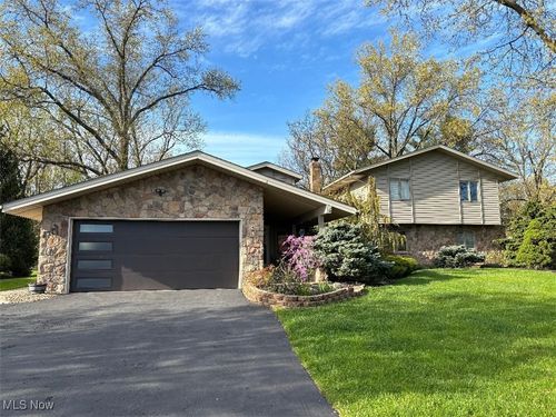 25453 Bryden Rd, Beachwood, OH, 44122-4161 | Card Image