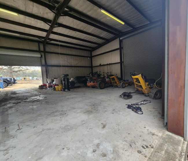 View of​​‌​​​​‌​​‌‌​‌‌​​​‌‌​​‌‌​‌​​​​​‌ garage | Image 20