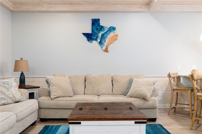 UNIT-402 - 1701 Station St, Townhouse with 3 bedrooms, 3 bathrooms and 2 parking in Port Aransas TX | Image 7