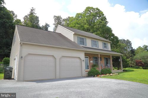 1282 Edgewood Dr, EAST EARL, PA, 17519-9709 | Card Image