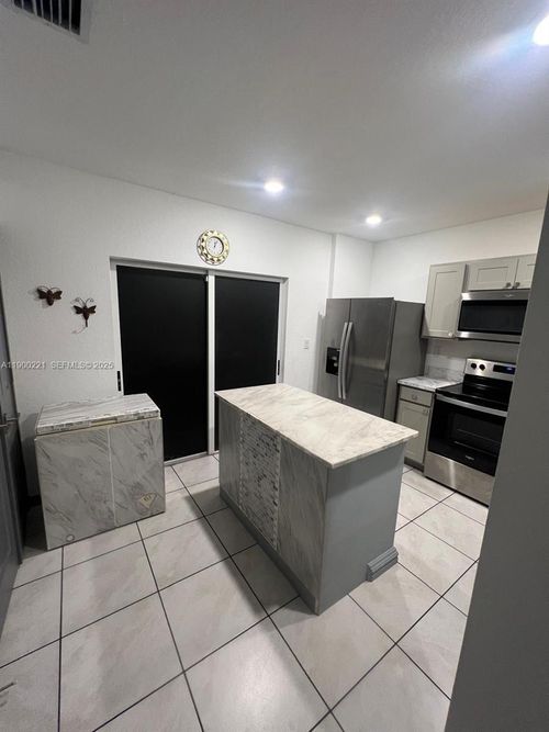 480 Ne 4th Ter, Florida City, FL, 33034-3278 | Card Image