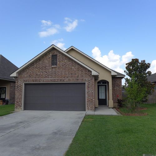 16276 Timberstone Dr, Prairieville, LA, 70769-6193 | Card Image