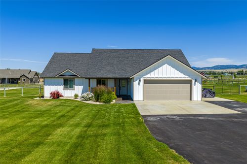 870 Chieftain Ct, Stevensville, MT, 59870-6767 | Card Image