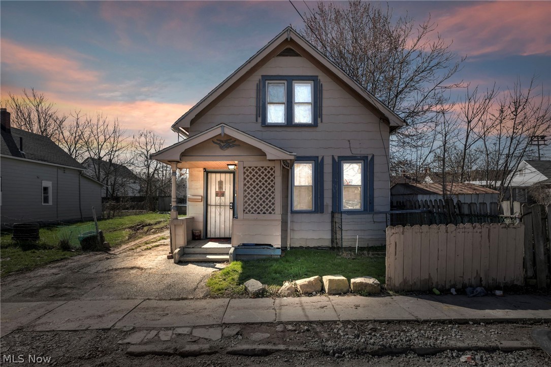 Sackett Ave, Cleveland, OH 44109
