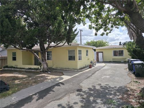 9060 Hemlock, Fontana, CA, 92335 | Card Image