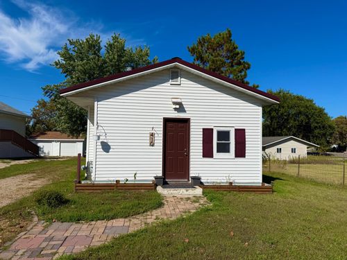 410 Central St W, Detroit Lakes, MN, 56501-2302 | Card Image
