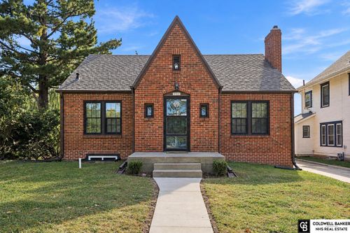 2111 Harwood St, Lincoln, NE, 68502-2729 | Card Image