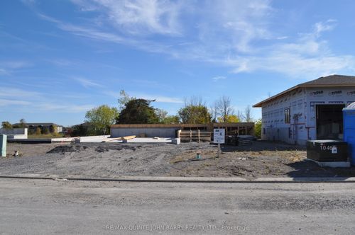 {{alt}} | Card Image