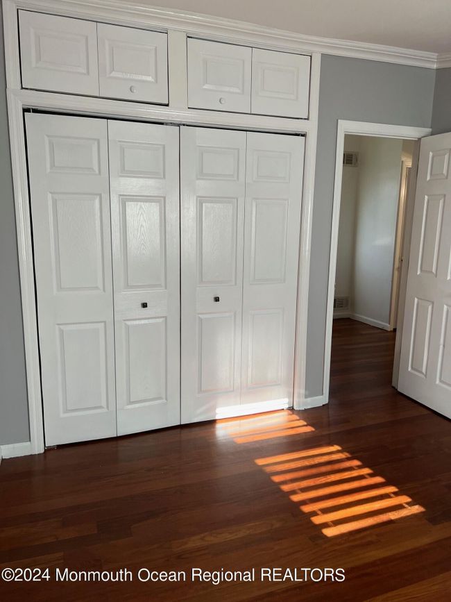197 Cleveland Avenue, For Sale in Laurence Harbor Zoocasa