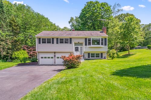 5 Settlers Ln, Sandy Hook, CT, 06482-1312 | Card Image