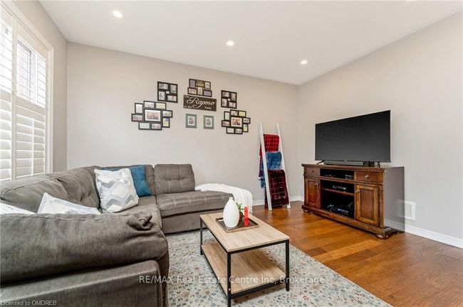 344 Landsborough Ave, House attached with 3 bedrooms, 4 bathrooms and 2 parking in Milton ON | Image 14