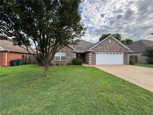 3905 W Amour Dr, Rogers, AR, 72758-1617 | Card Image