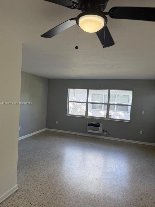 apt-3-1940 Ne 167th St, North Miami Beach, FL, 33162-3156 | Card Image