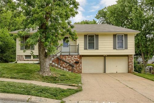 11607 Delmar St, Kansas City, MO, 64134-3980 | Card Image