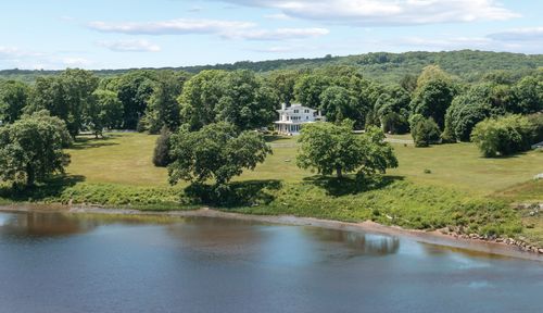 1 Foxboro Rd, Essex, CT, 06426-1070 | Card Image