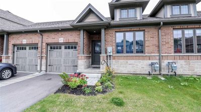 977 Wright Dr, Home with 2 bedrooms, 3 bathrooms and 3 parking in Midland ON | Image 2