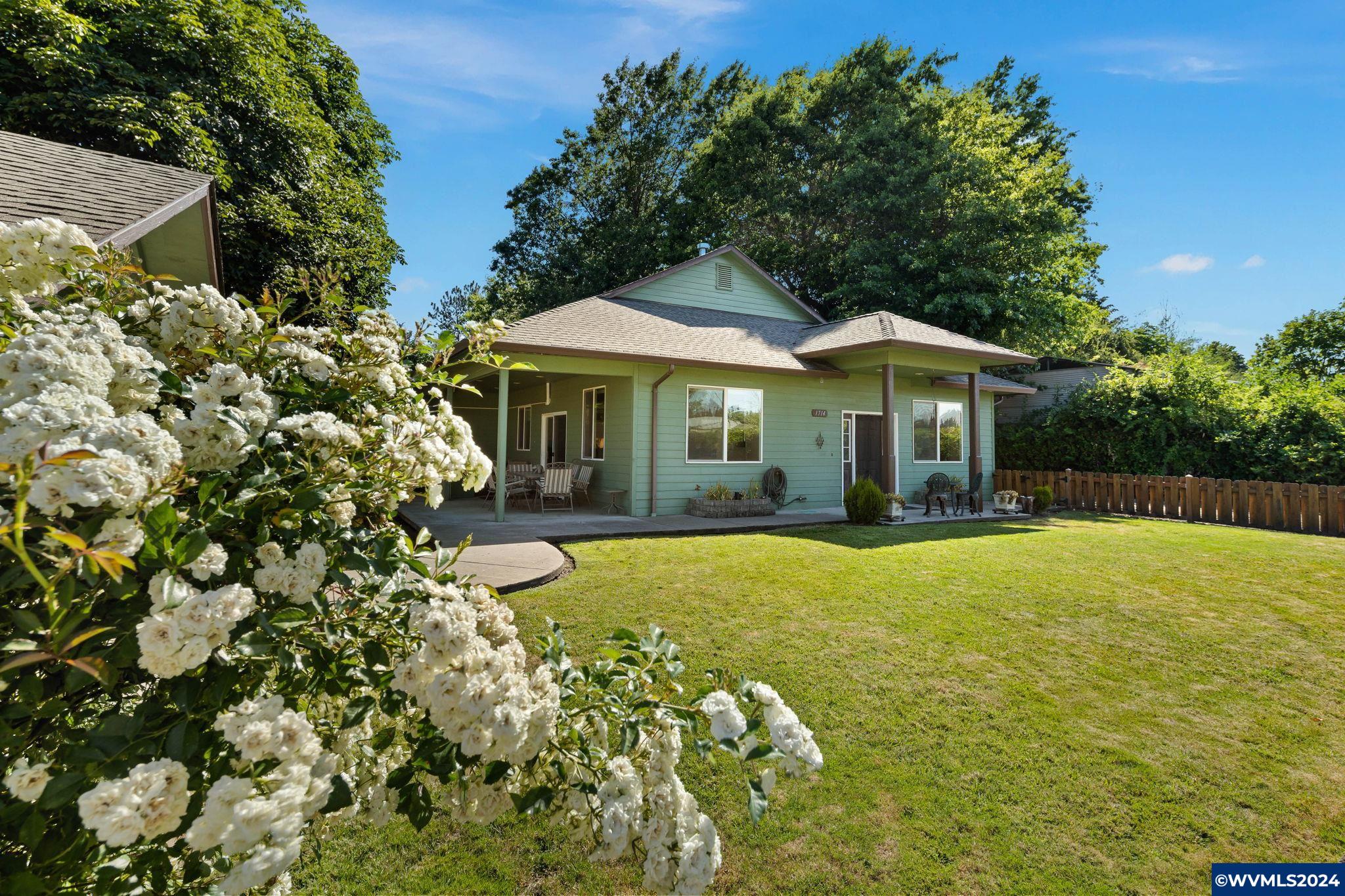 Queen Ave, Albany, OR 97321