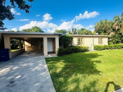 1572 W 10th St, Riviera Beach, FL, 33404-6505 | Card Image