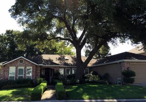 19042 Pebble Run, Woodbridge, CA, 95258-9177 | Card Image