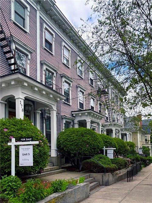 178 Bowen St, Providence, RI, 02906-1570 | Card Image