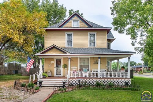 111 E 10th St, Alma, KS, 66401 | Card Image