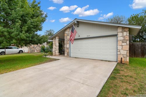 8219 Devlin Pt, San Antonio, TX, 78240-2970 | Card Image