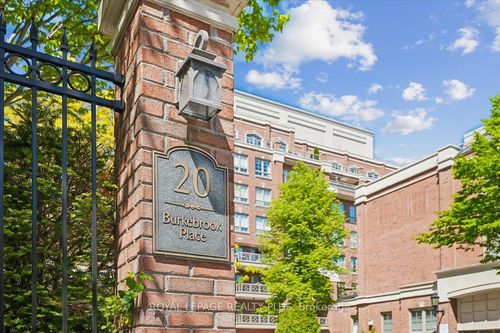 204-20 Burkebrook Pl, East York, ON, M4G0A1 | Card Image