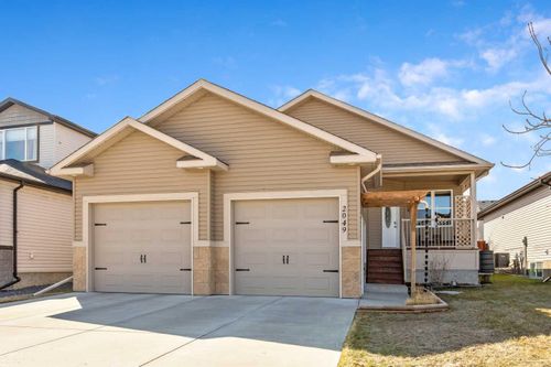 2049 High Country Rise Nw, High River, AB, T1V0C9 | Card Image