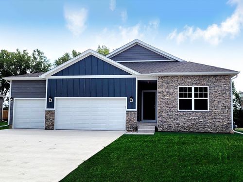 3708 Rueben Dr, Marion, IA, 52302-4550 | Card Image