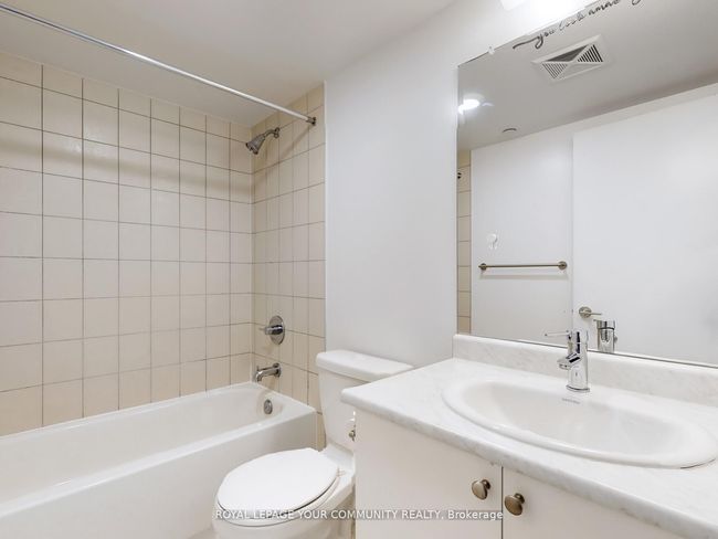 525 - 8 Trent Ave, Condo with 0 bedrooms, 1 bathrooms and null parking in Toronto ON | Image 7