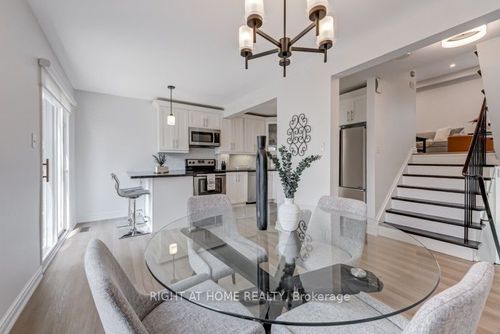 39-30 Heslop Rd, Milton, ON, L9T1B3 | Card Image