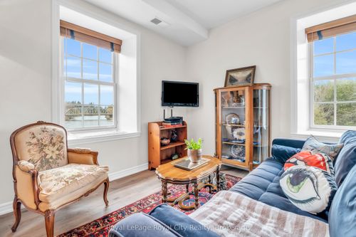 202-470 St Andrew St W, Fergus, ON, N1M1P3 | Card Image