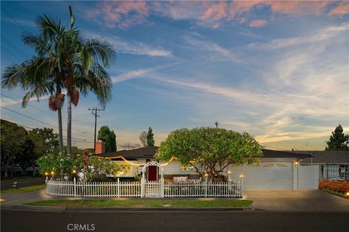 3067 Trinity Dr, Costa Mesa, CA, 92626-3023 | Card Image