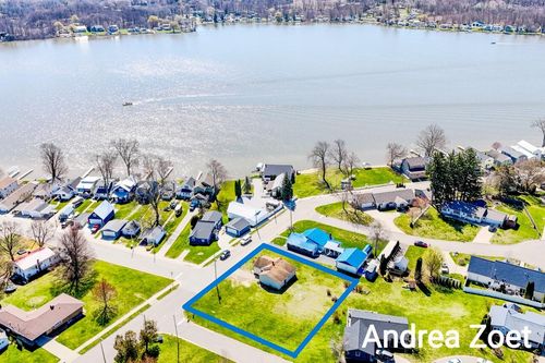471 4th Ave, Lake Odessa, MI, 48849-1279 | Card Image