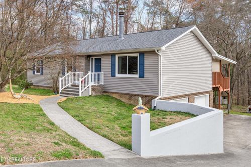 100 Pioneer Drive, Clinton, TN, 37716 | Card Image