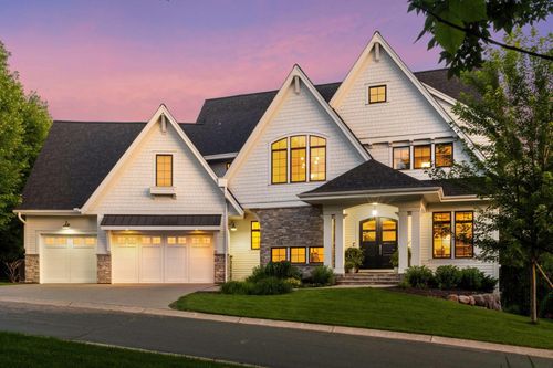 6653 Amberwood Ln, Chanhassen, MN, 55317-4582 | Card Image