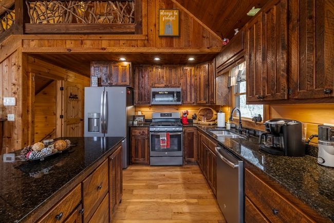 398 Dancing Trees Trl, Home with 3 bedrooms, 4 bathrooms and 1 parking in Morganton GA | Image 5
