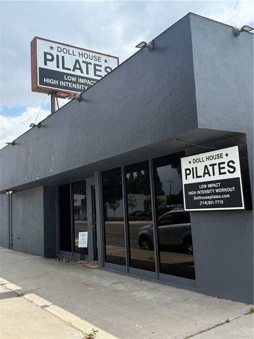 1524 W Commonwealth Ave, Fullerton, CA, 92833-2728 | Card Image