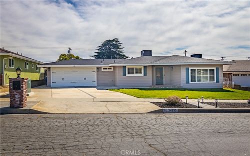 34933 Persimmon Ave, Yucaipa, CA, 92399-3113 | Card Image