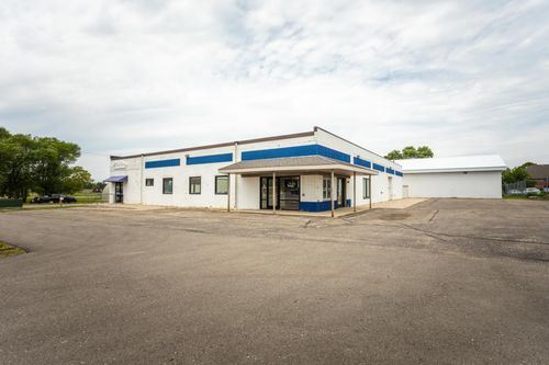 115 18th Ave W, Alexandria, MN, 56308-2748 | Card Image