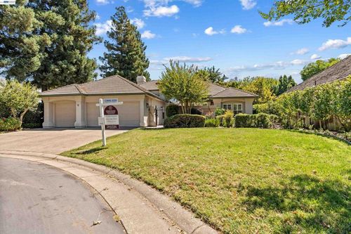 4713 Longcove Dr, Stockton, CA, 95219-1748 | Card Image