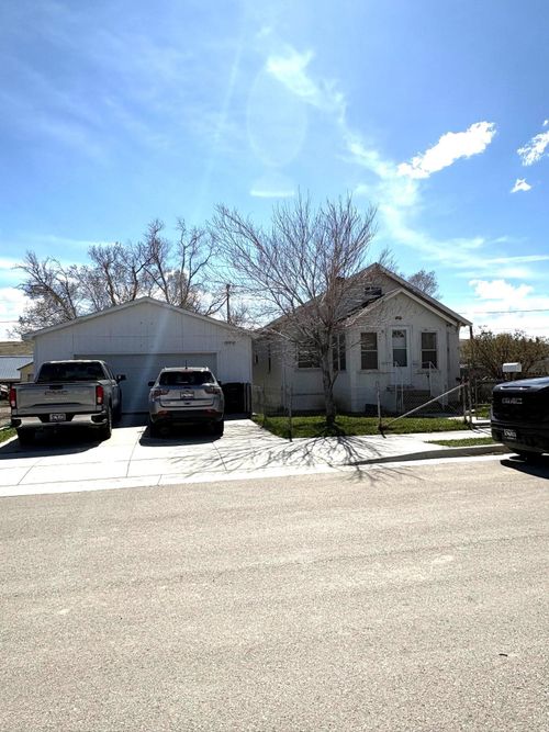 546 W State St, Rawlins, WY, 82301-6155 | Card Image