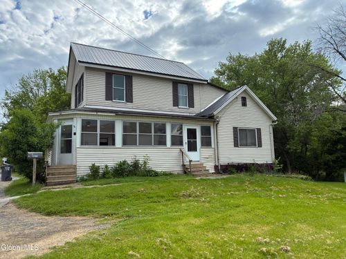 11 Madison St, Hoosick Falls, NY, 12090-1009 | Card Image