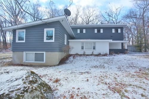 9 Newton Ave, Stanhope, NJ, 07874-3301 | Card Image