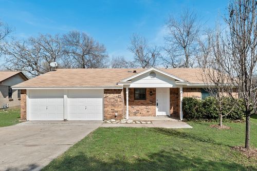 424 Holder Dr, Hurst, TX, 76053-6919 | Card Image