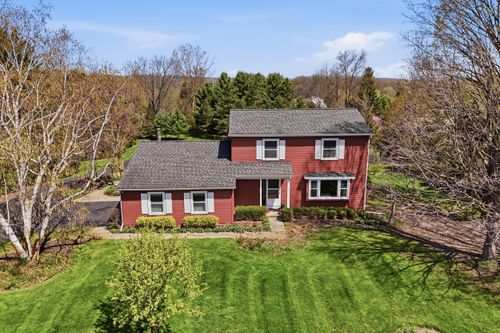 9556 Horseshoe Bnd, Dexter, MI, 48130-9527 | Card Image